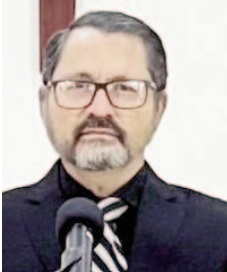 Pr. Alexander León